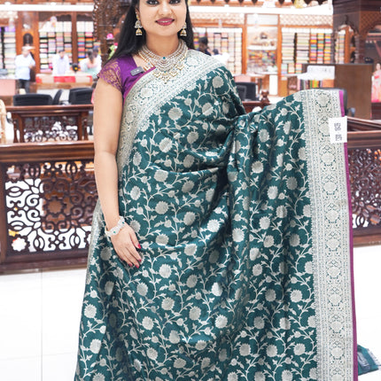 CSM-18439 | Bottle Green Banaras Kathan Silk Saree