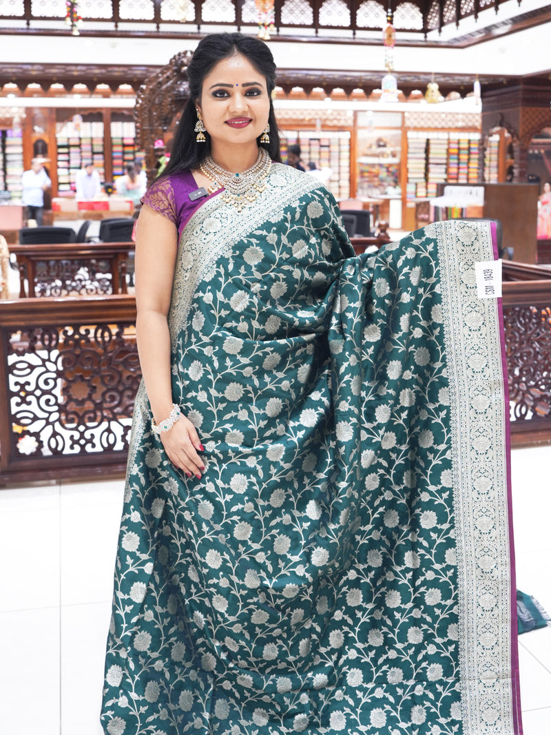 CSM-18439 | Bottle Green Banaras Kathan Silk Saree