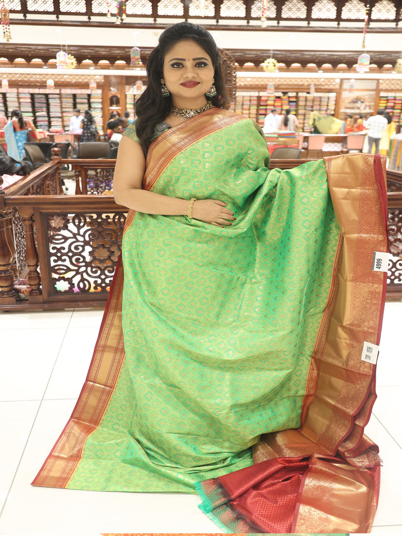 CSM-18396 | Lime Green & Maroon Kanchi Pattu Saree